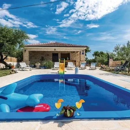 House Luka *