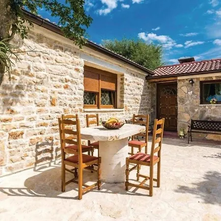 House Luka Holiday home