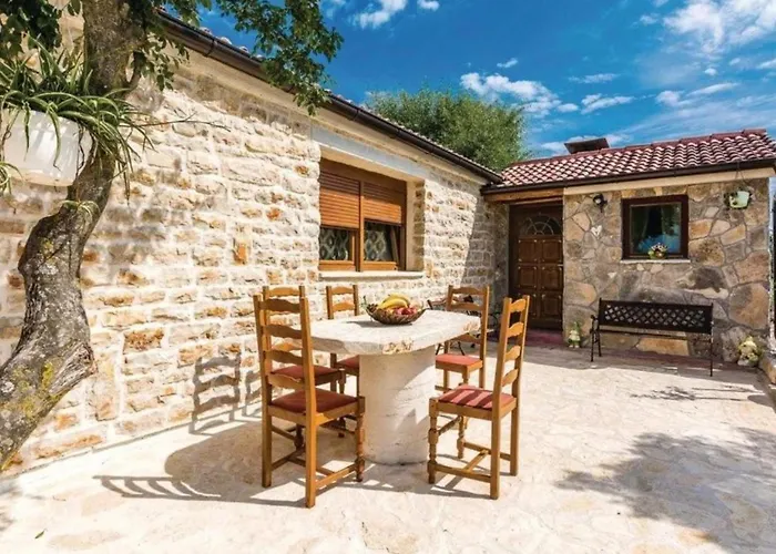 House Luka Holiday home