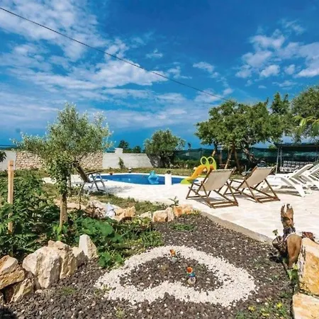 Vikendica House Luka